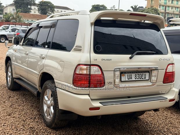 Toyota Land Cruiser Cygnus 4.7 2007 Beige