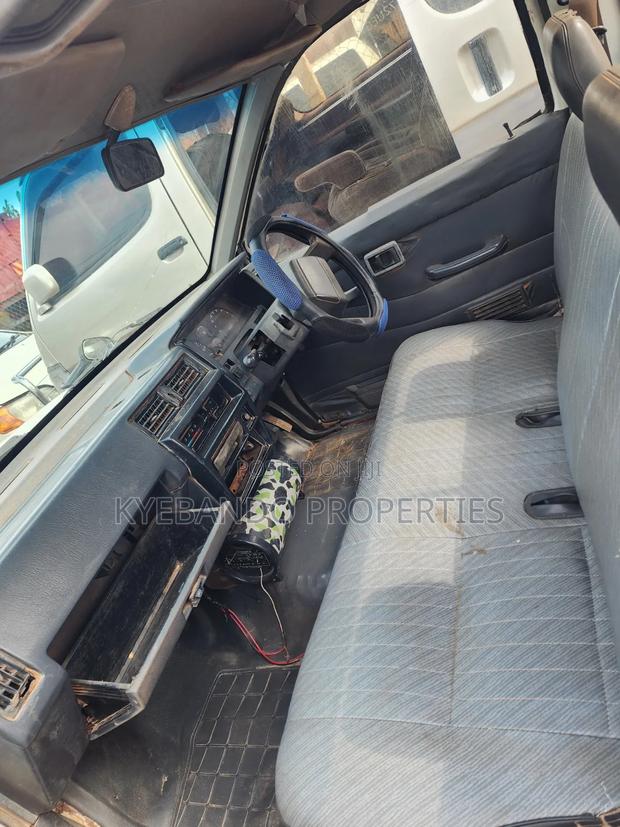 Nissan Pick-Up 2.5D 1998 White