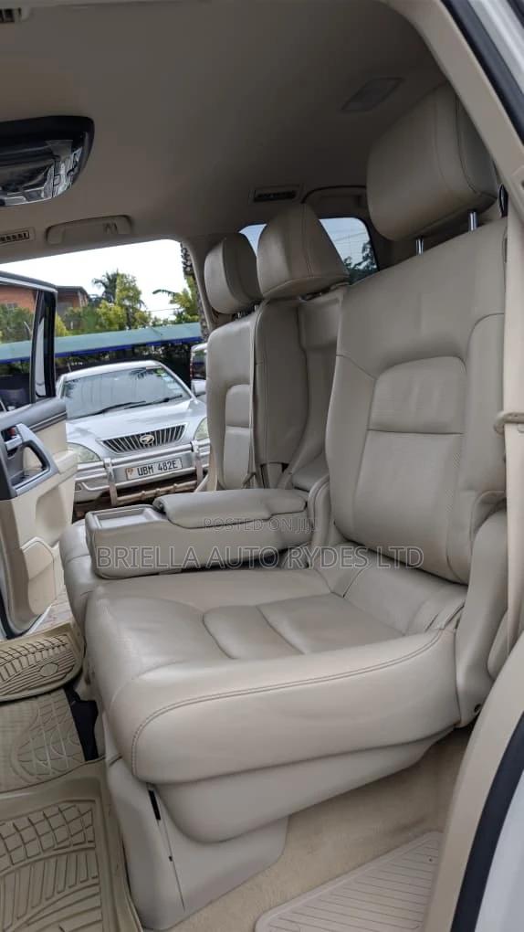 Toyota Land Cruiser Prado 2018 White