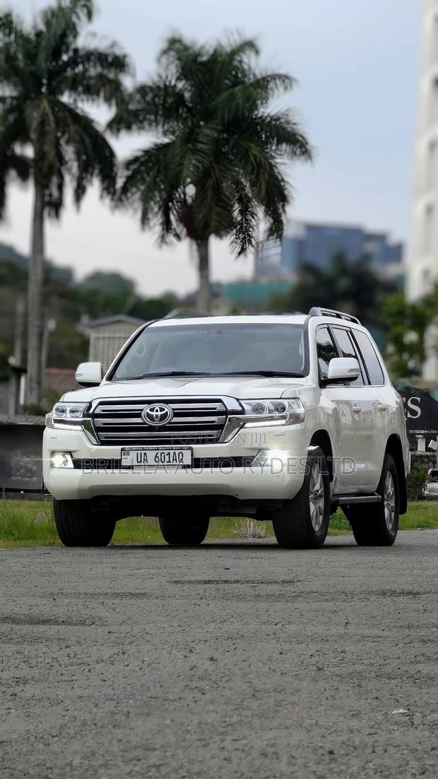 Toyota Land Cruiser Prado 2018 White