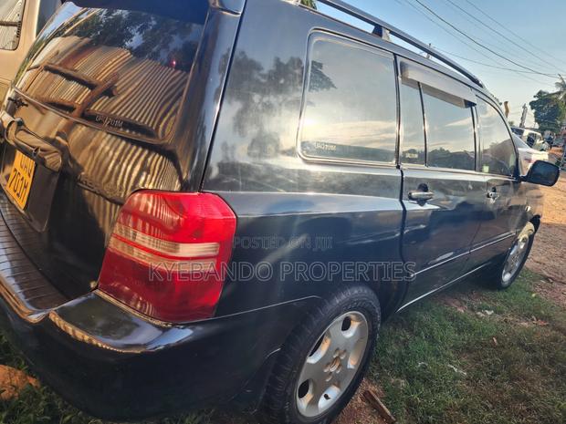 Toyota Kluger 2003 Black