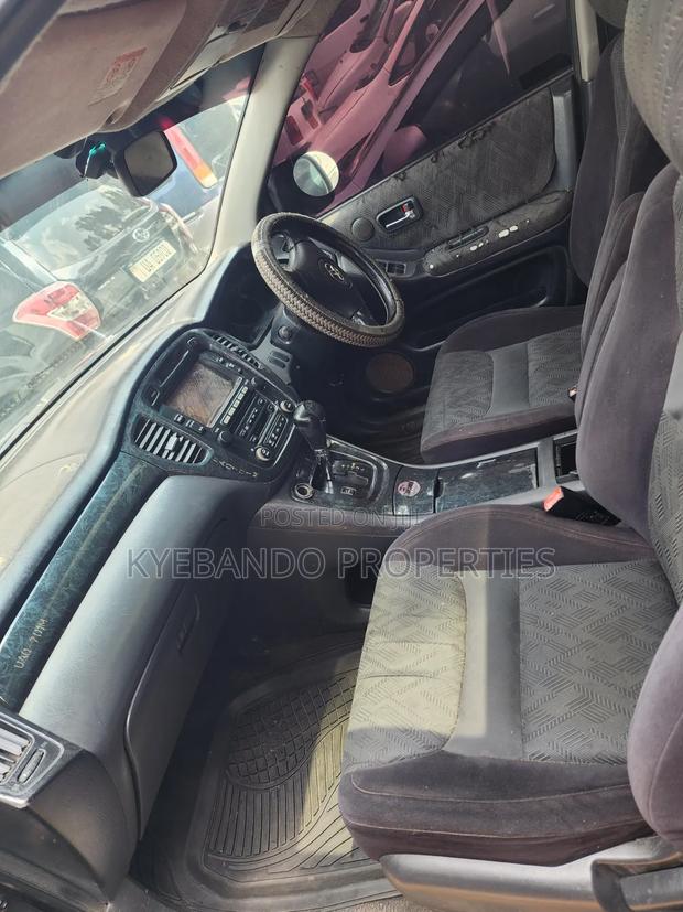 Toyota Kluger 2003 Black