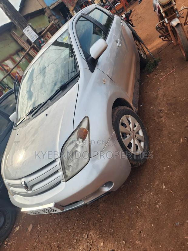 Toyota IST 2003 Silver