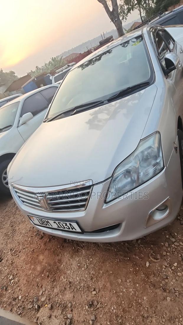 Toyota Premio 2011 Silver