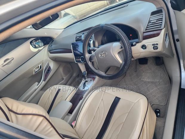 Toyota Premio 2011 Silver