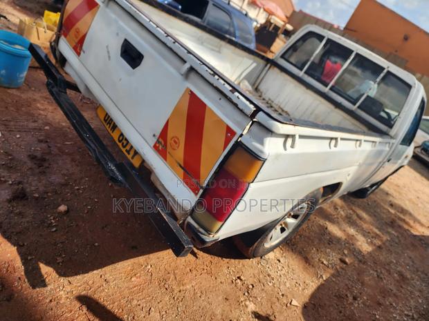 Nissan Pick-Up 2.5D 1998 White