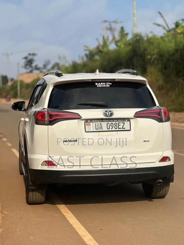 Toyota RAV4 2016 White