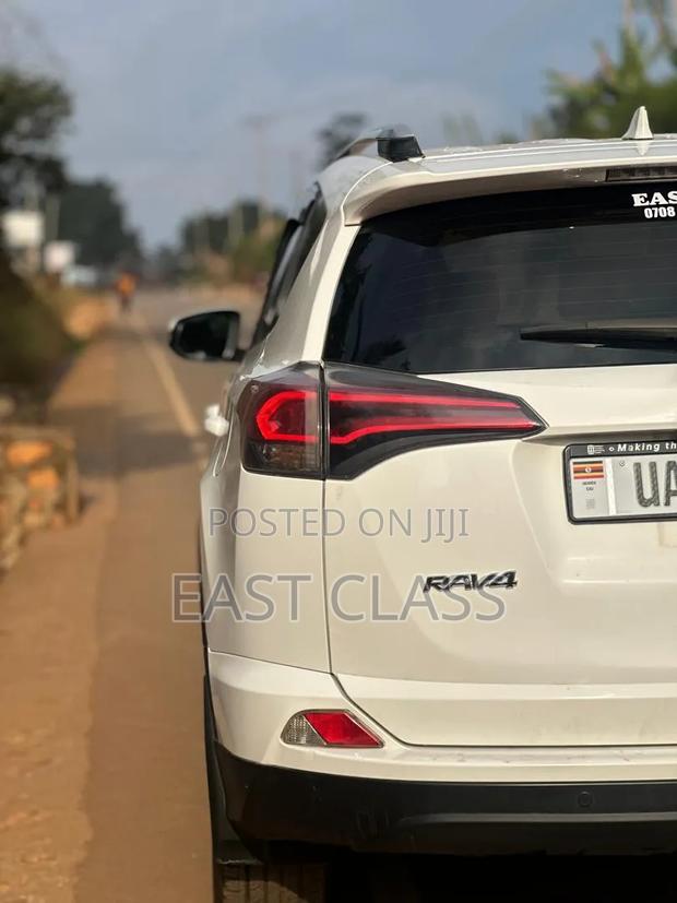 Toyota RAV4 2016 White