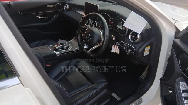Mercedes-Benz C200 2016 Pearl
