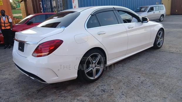 Mercedes-Benz C200 2016 Pearl
