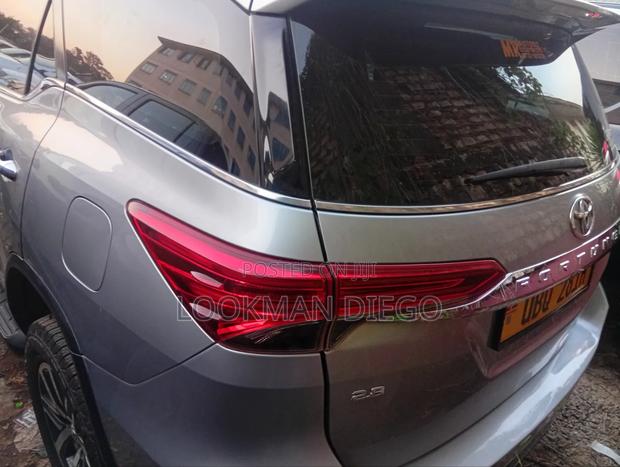 Toyota Fortuner 2.4 D AWD 2015 Silver