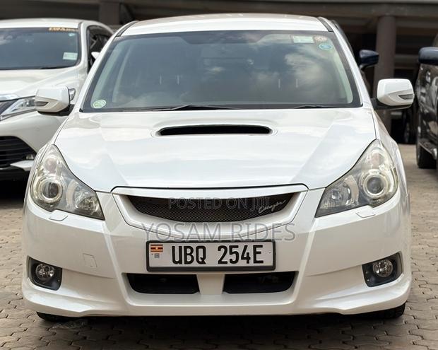 Subaru Legacy 2.5i Premium 2010 White
