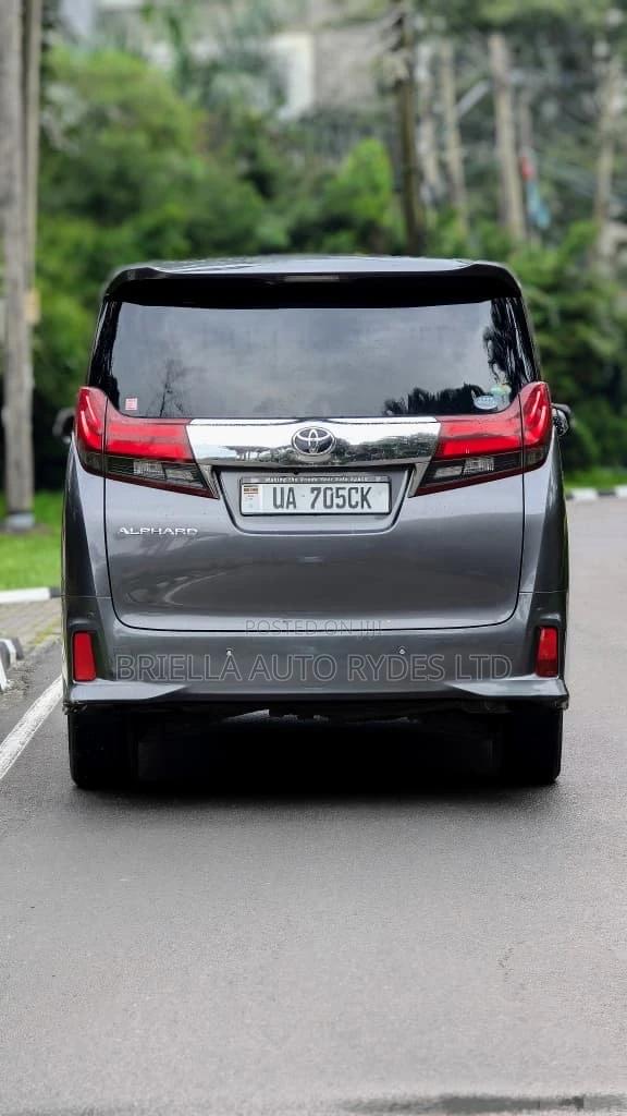 Toyota Alphard 2016 Gray