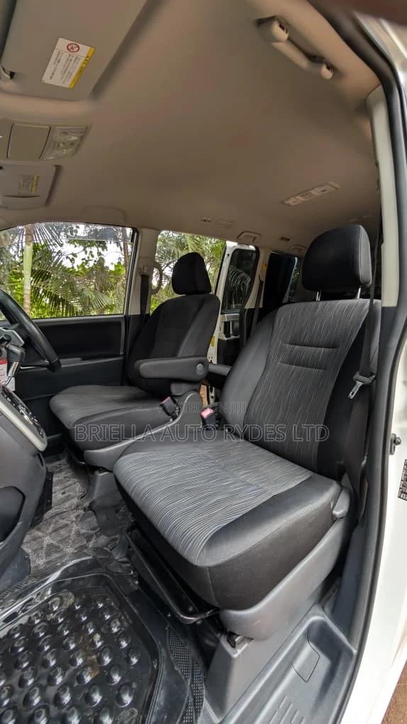 Toyota Noah 2012 White