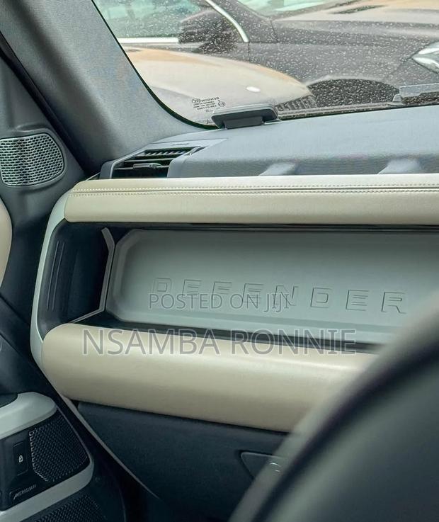 New Land Rover Defender 2024 Gray