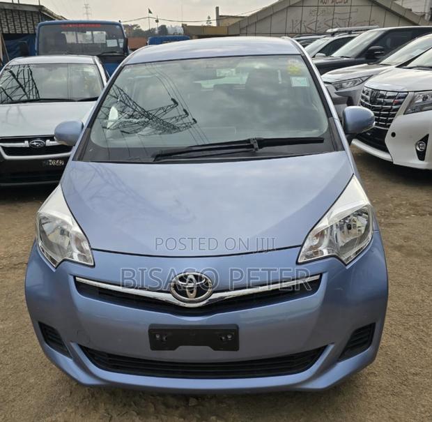 Toyota Ractis 1.5 AWD 2013 Blue