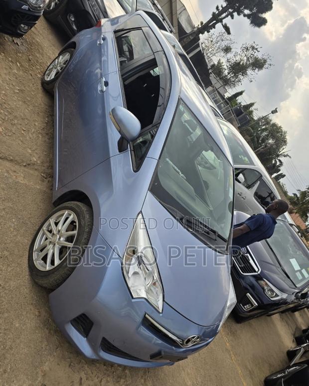 Toyota Ractis 1.5 AWD 2013 Blue