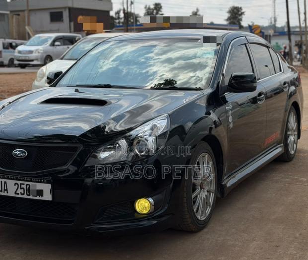 Subaru Legacy 2.5i Premium Sedan 2012 Black