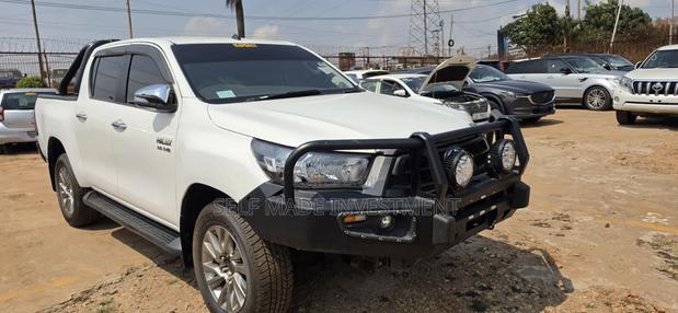 Toyota Hilux 2017 White