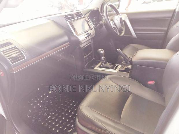 Toyota Land Cruiser Prado 2017 White