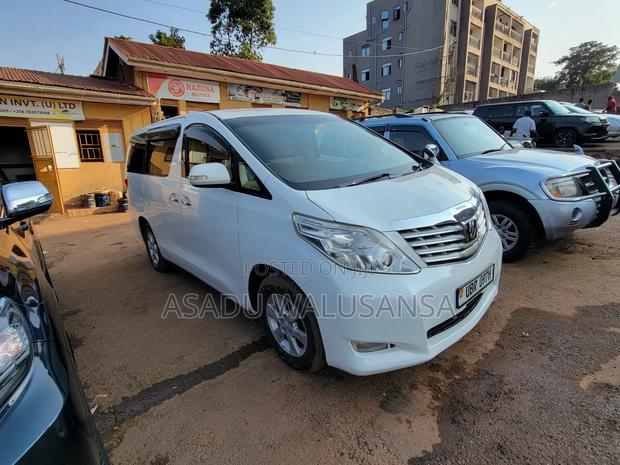 Toyota Alphard 2010 White