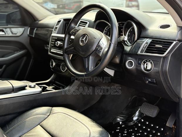 Mercedes-Benz M Class ML350 4MATIC 4dr SUV AWD (3.5L 6cyl 7A) 2014 Gray