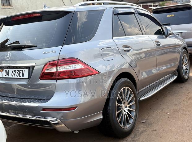 Mercedes-Benz M Class ML350 4MATIC 4dr SUV AWD (3.5L 6cyl 7A) 2014 Gray