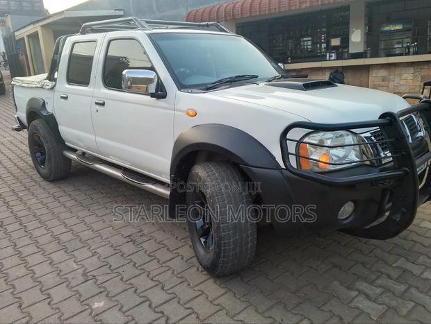 Nissan Hardbody 2019 White