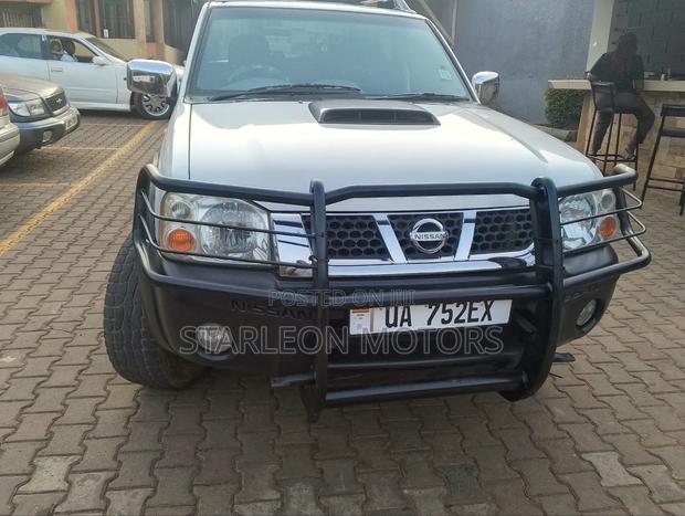 Nissan Hardbody 2019 White