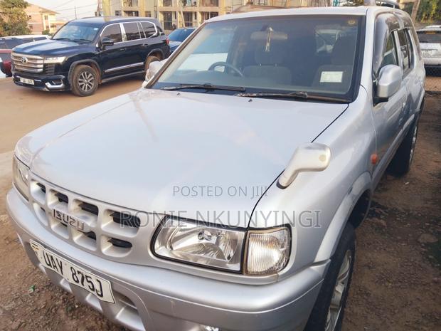 Isuzu Trooper 2002 Silver