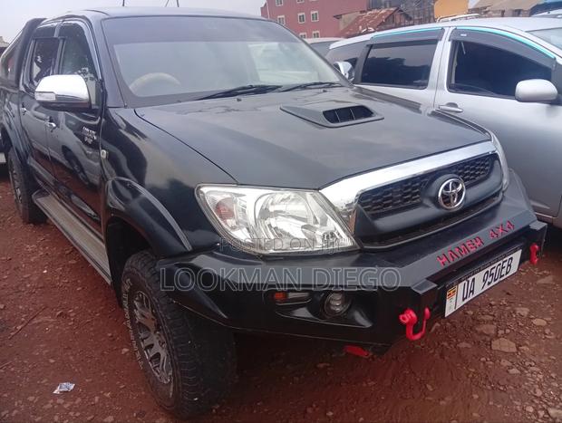 Toyota Hilux 2009 Black