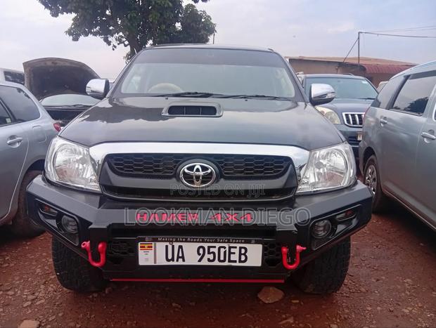 Toyota Hilux 2009 Black