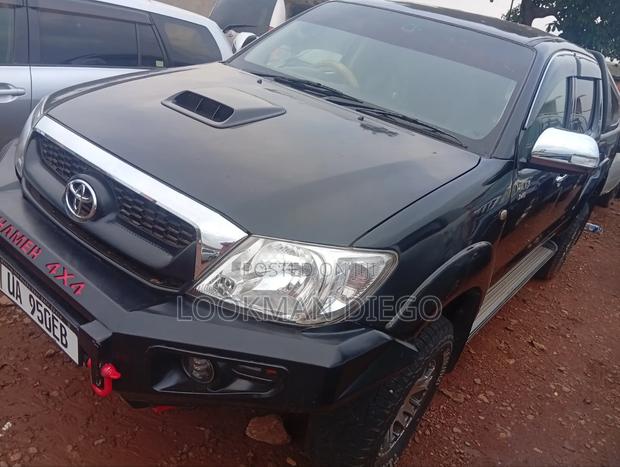 Toyota Hilux 2009 Black