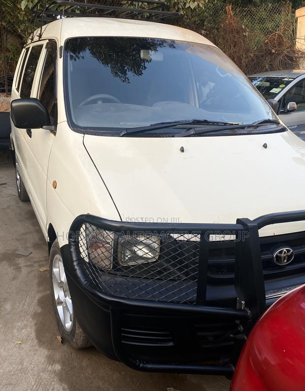 Toyota Noah 2.0 AWD (8 Seater) 2001 White