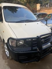 Toyota Noah 2.0 AWD (8 Seater) 2001 White for sale