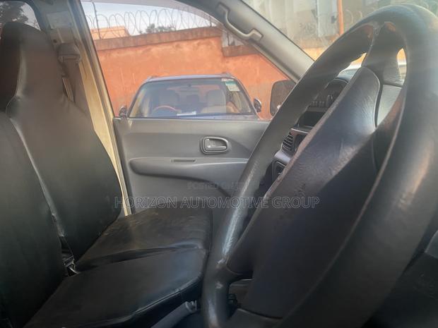 Toyota Noah 2.0 AWD (8 Seater) 2001 White
