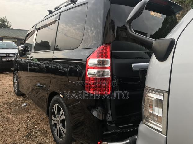Toyota Noah 2012 Black