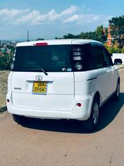 Toyota Sienta 2010 White for sale
