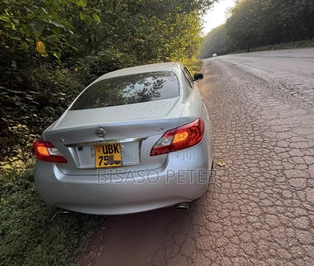 Nissan Fuga 2009 Silver