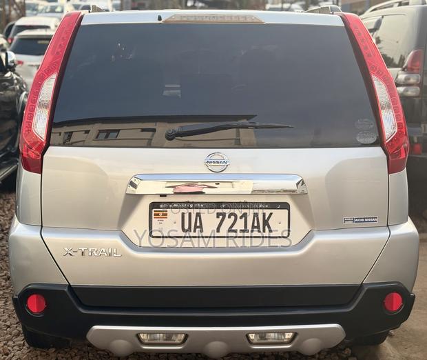 Nissan X-Trail 2.0 Petrol XE 2012 Silver