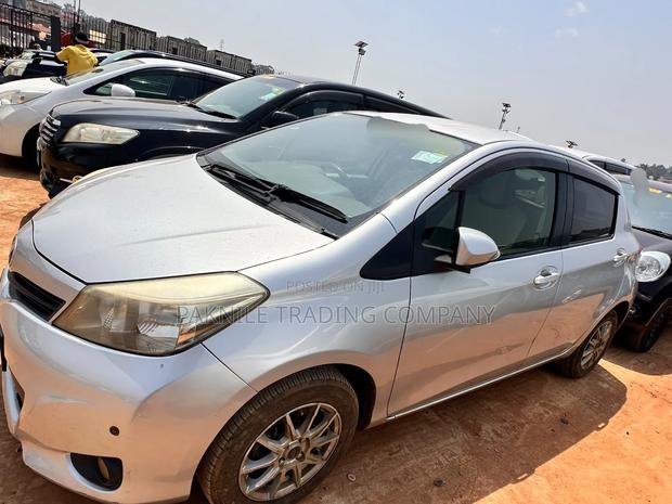 Toyota Vitz 1.3 AWD 3dr 2012 Silver