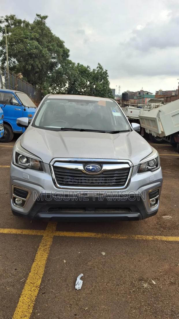 Subaru Forester 2019 Silver
