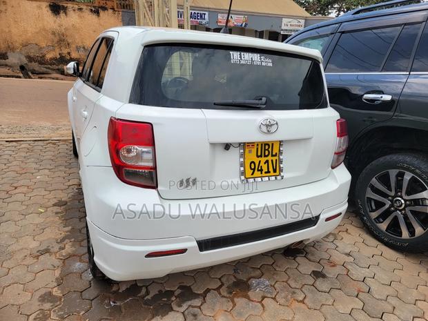 Toyota IST 2009 White