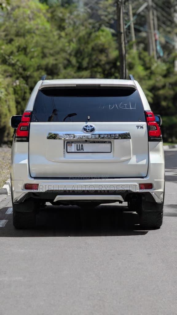 Toyota Land Cruiser Prado 2018 Off white