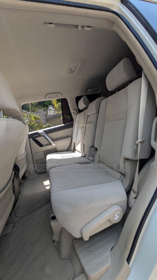 Toyota Land Cruiser Prado 2018 Off white