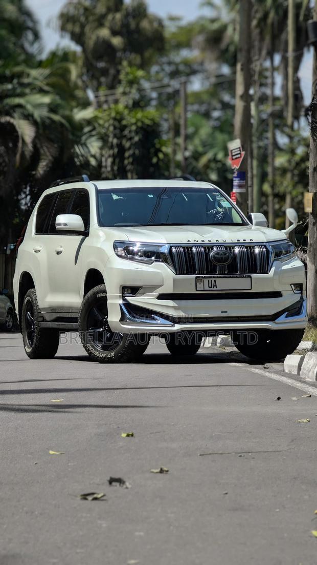 Toyota Land Cruiser Prado 2018 Off white