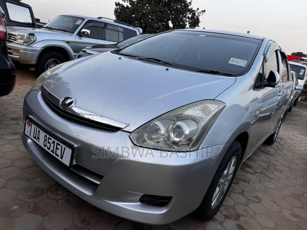 Toyota Wish 2005 Silver