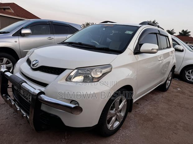 Toyota IST 2008 White