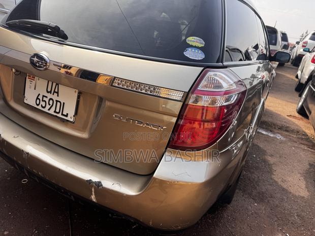 Subaru Outback 2009 Gold