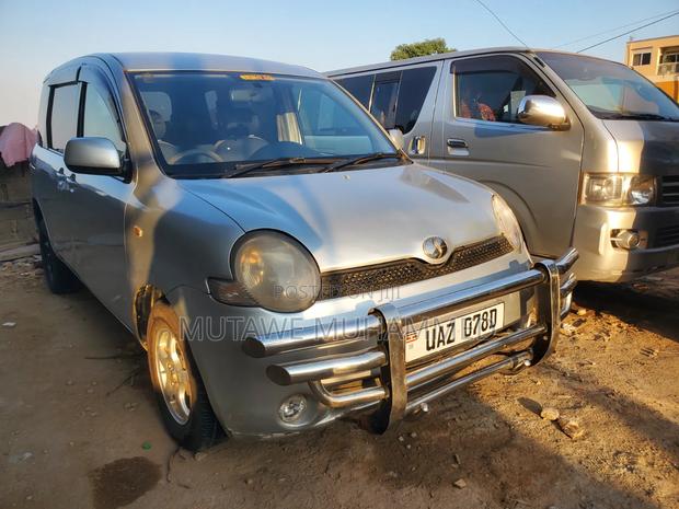 Toyota Sienta 2008 Silver